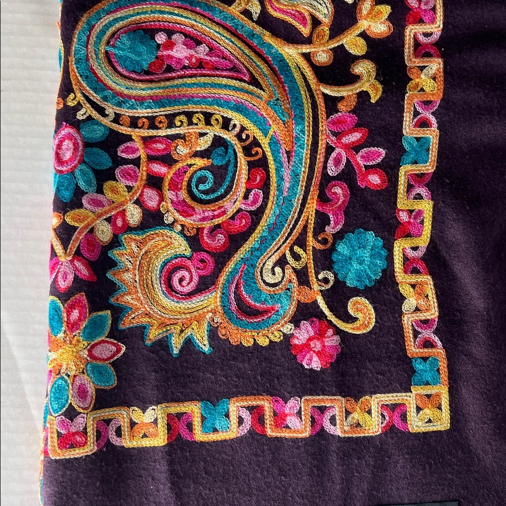Cashmere Embroidered Scarf paisley  Shawl Wrap  Paisley Fringe   Statemen - Picture 4 of 5
